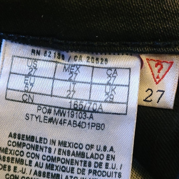 🔥Host Pick🔥 Guess 1981 high waisted skinny jeans-Size 27 - Picture 4 of 9